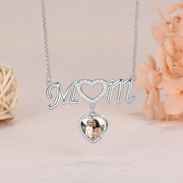 Cadena metálica MOM Corazón Colgante con Halo de Diamantes